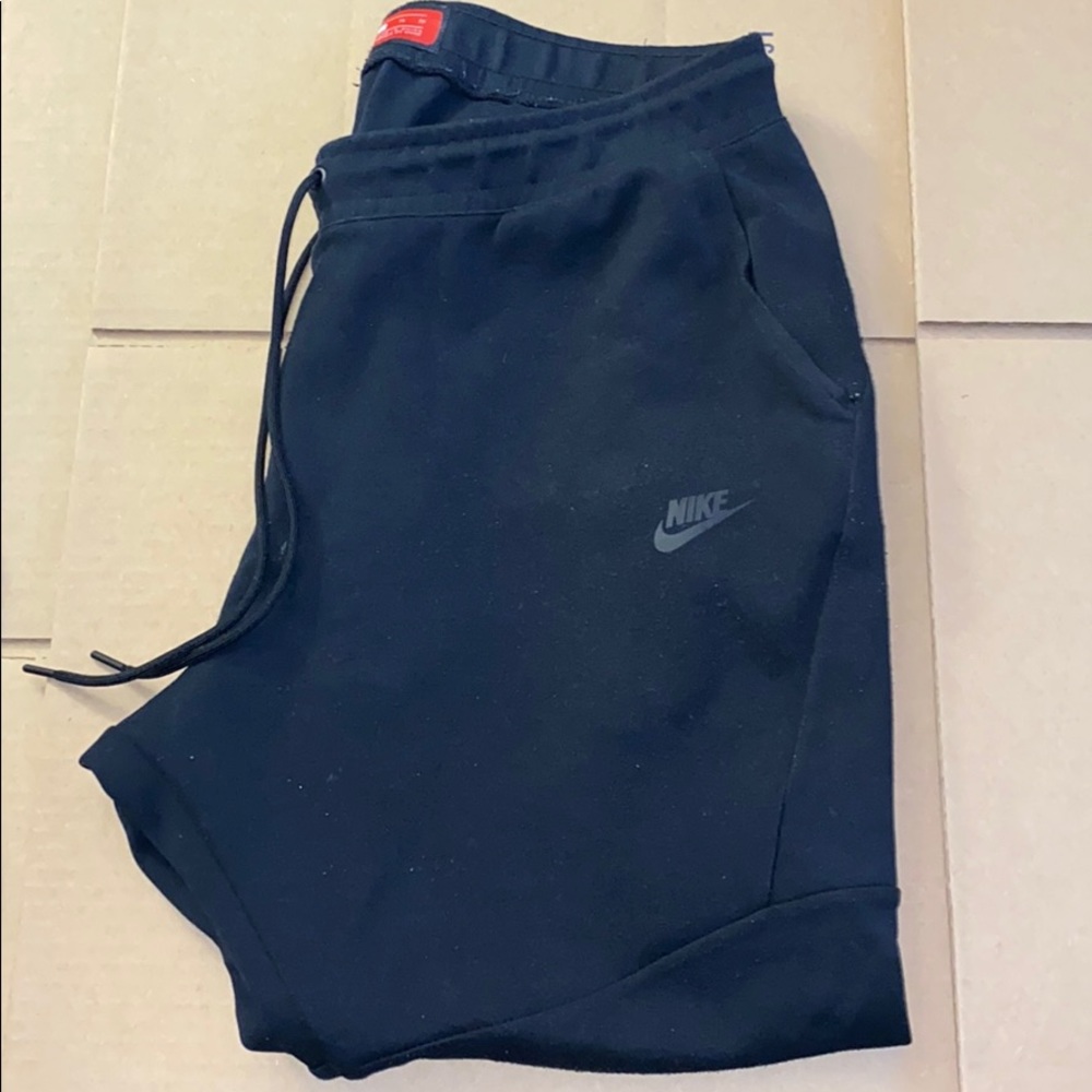 Nike Men’s Black Tech fit sweats